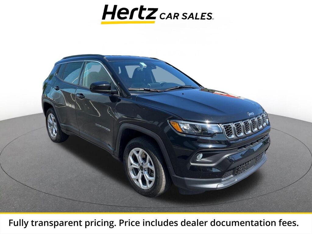 2025 Jeep Compass Latitude — photo 1 of 13
