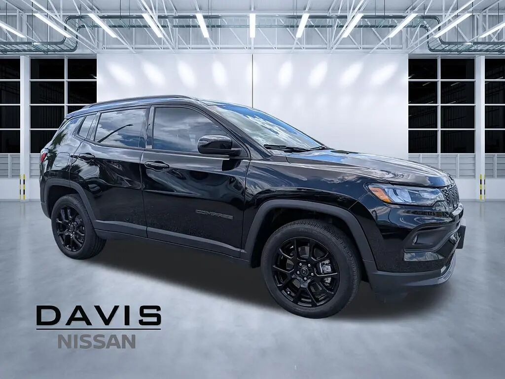 2026 Jeep Compass Latitude Altitude — photo 1 of 13