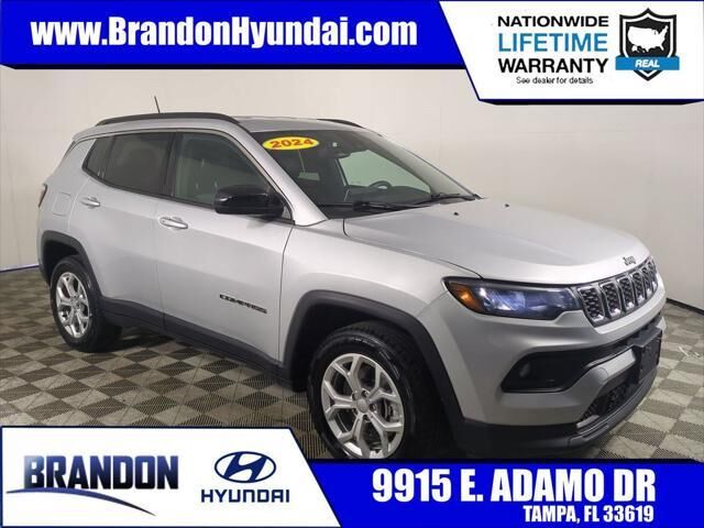 2024 Jeep Compass Latitude — photo 1 of 26