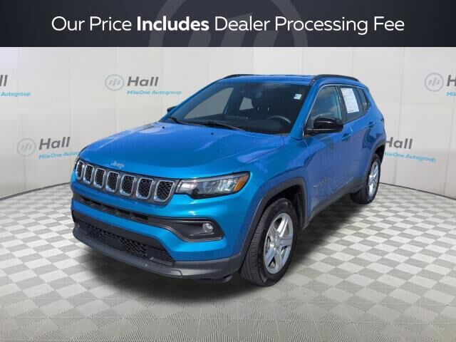 2024 Jeep Compass Latitude — photo 1 of 13