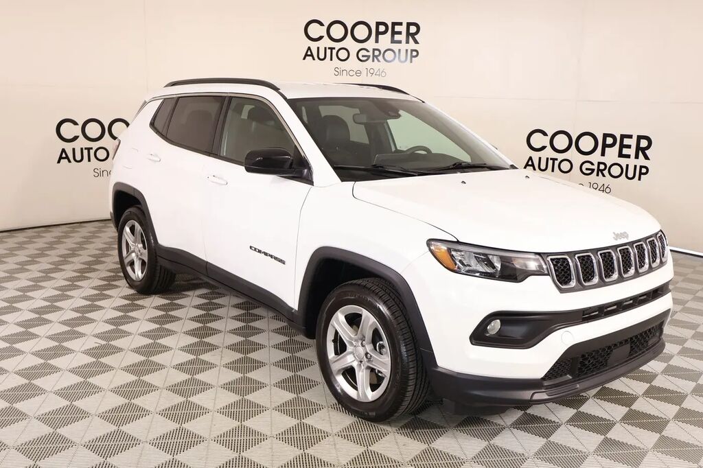 2024 Jeep Compass Latitude — photo 1 of 13