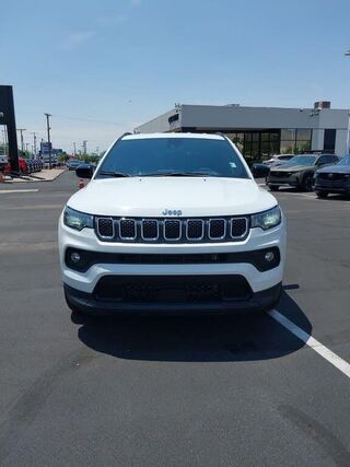 2024 Jeep Compass Latitude — photo 1 of 1