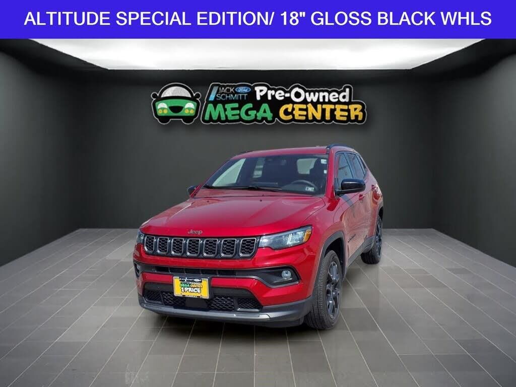 2025 Jeep Compass Latitude — photo 1 of 3