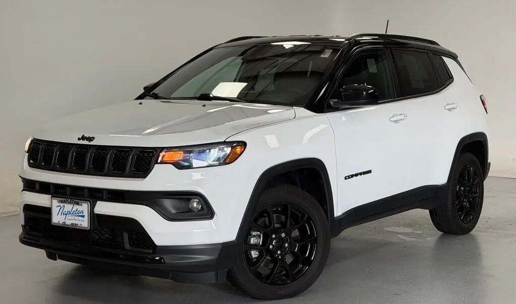 2023 Jeep Compass Altitude — photo 1 of 13