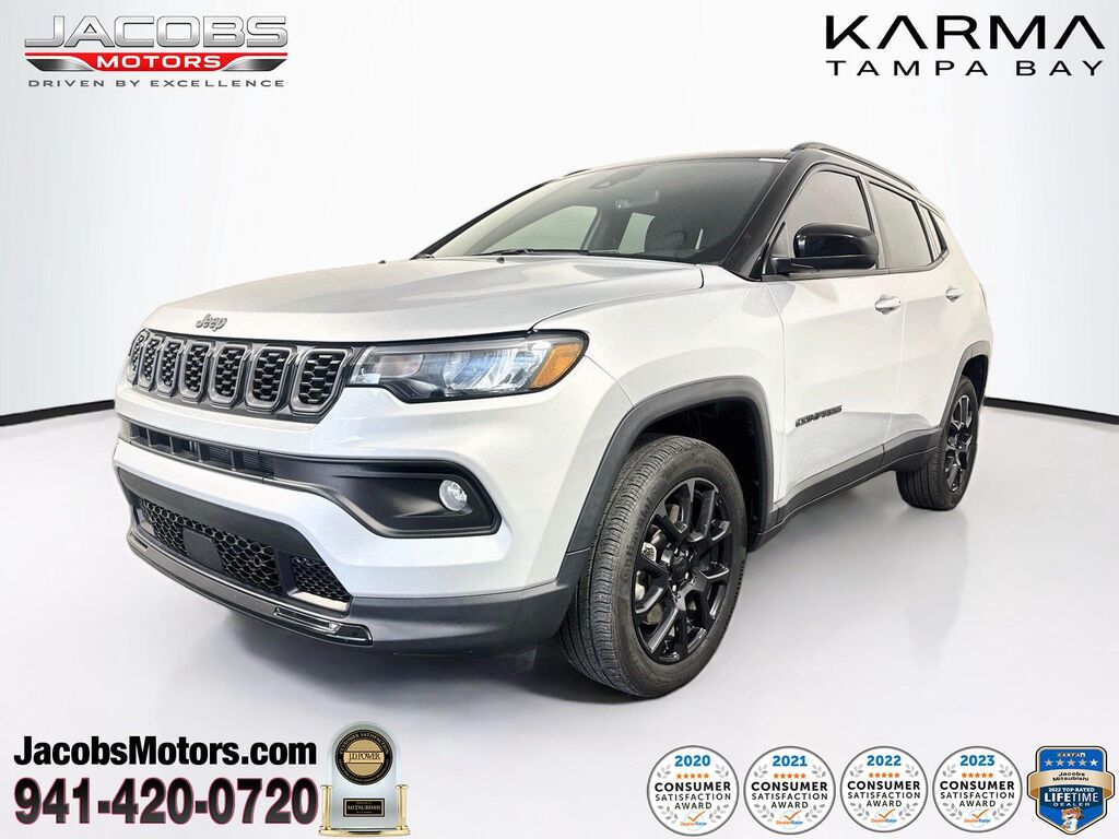 2024 Jeep Compass Latitude — photo 1 of 13