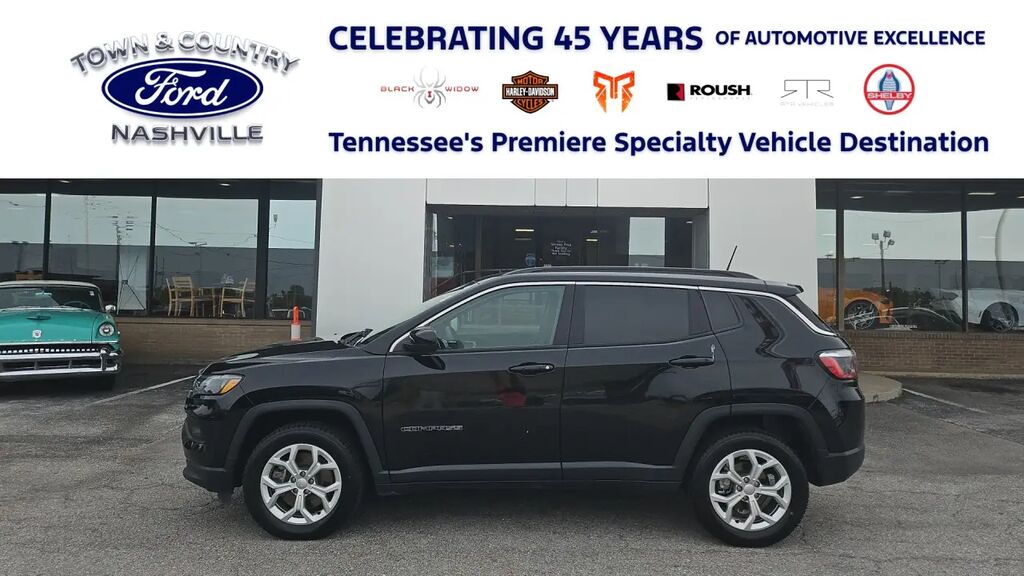 2024 Jeep Compass Latitude — photo 1 of 39