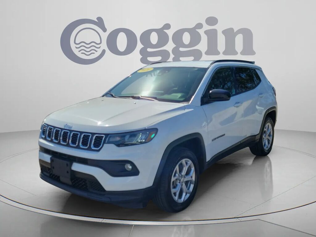 2024 Jeep Compass Latitude — photo 1 of 13