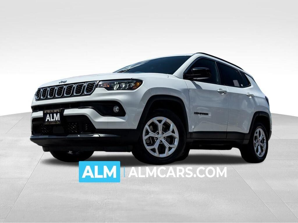 2024 Jeep Compass Latitude — photo 1 of 13