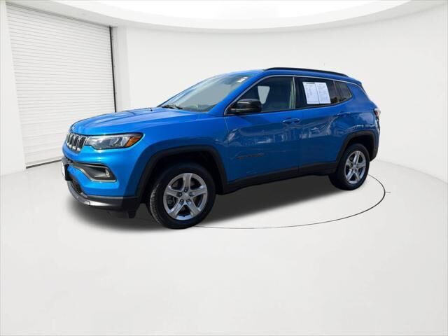 2024 Jeep Compass Latitude — photo 1 of 13