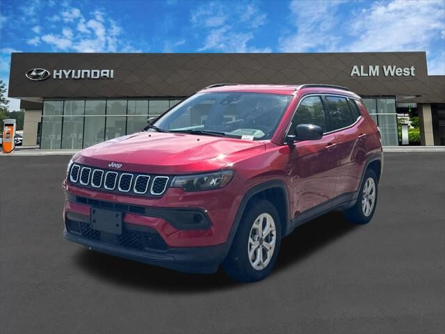 2025 Jeep Compass Latitude — photo 1 of 26