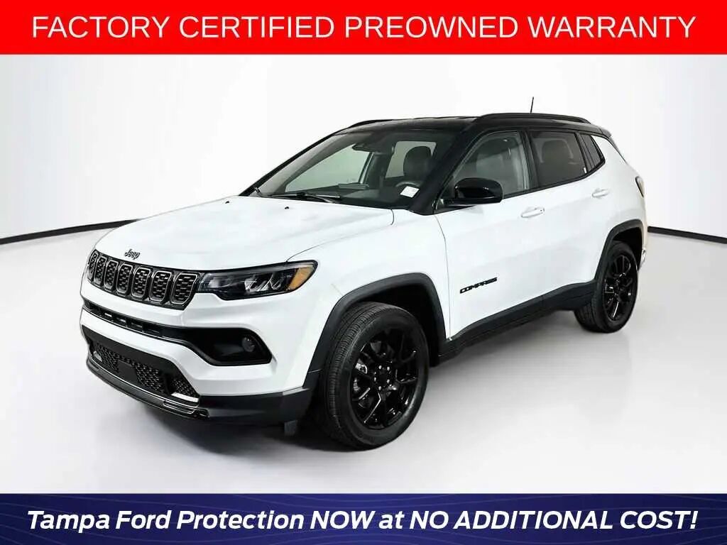 2024 Jeep Compass Latitude — photo 1 of 13