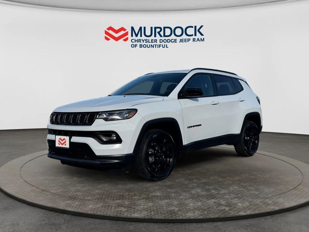 2025 Jeep Compass Latitude — photo 1 of 13