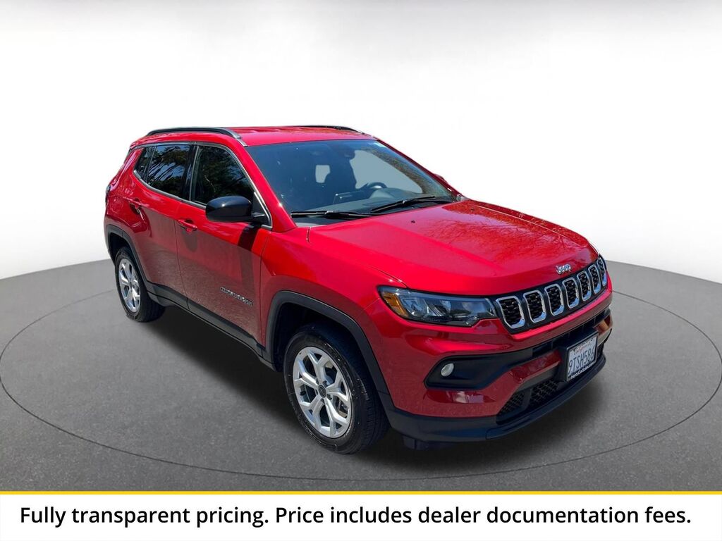 2025 Jeep Compass Latitude — photo 1 of 13