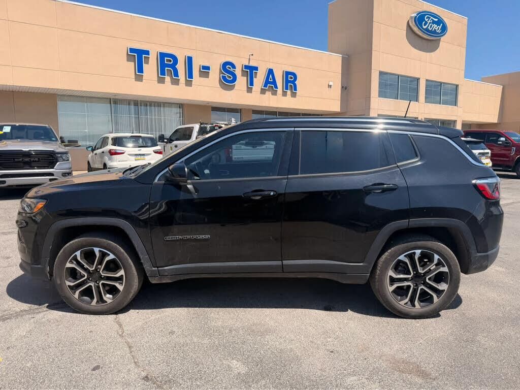 2022 Jeep Compass Limited — photo 1 of 1