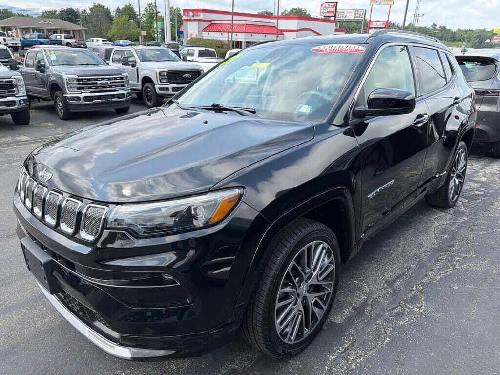 2022 Jeep Compass Limited — photo 1 of 1