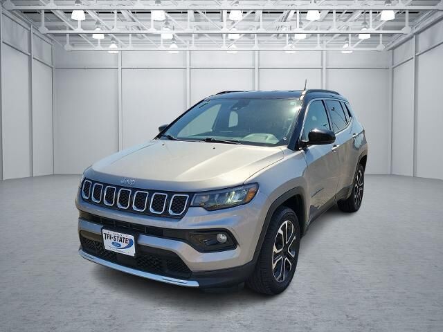 2024 Jeep Compass Limited — photo 1 of 13