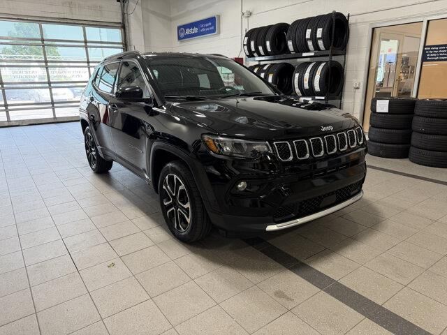 2023 Jeep Compass Limited — photo 1 of 13