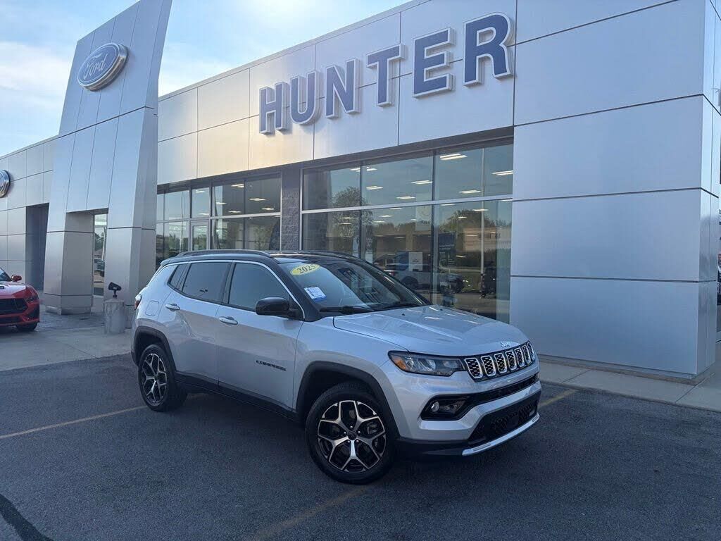 2025 Jeep Compass Limited — photo 1 of 3