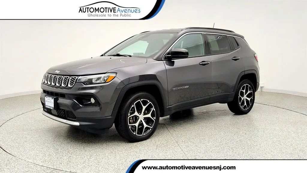 2024 Jeep Compass Limited — photo 1 of 5