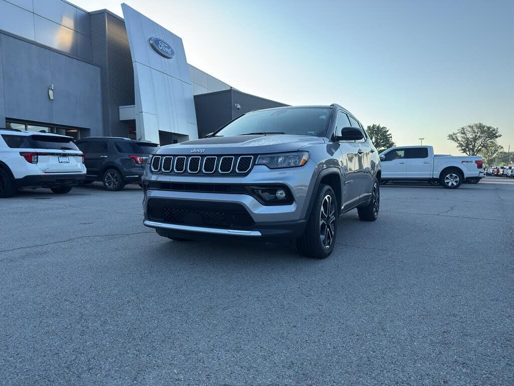 2024 Jeep Compass Limited — photo 1 of 1