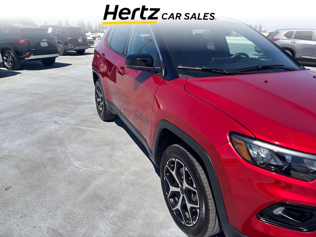 2025 Jeep Compass Limited — photo 1 of 13