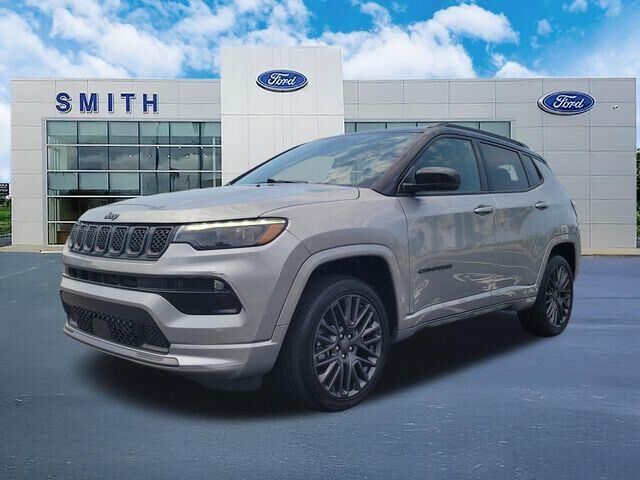 2023 Jeep Compass Limited — photo 1 of 17