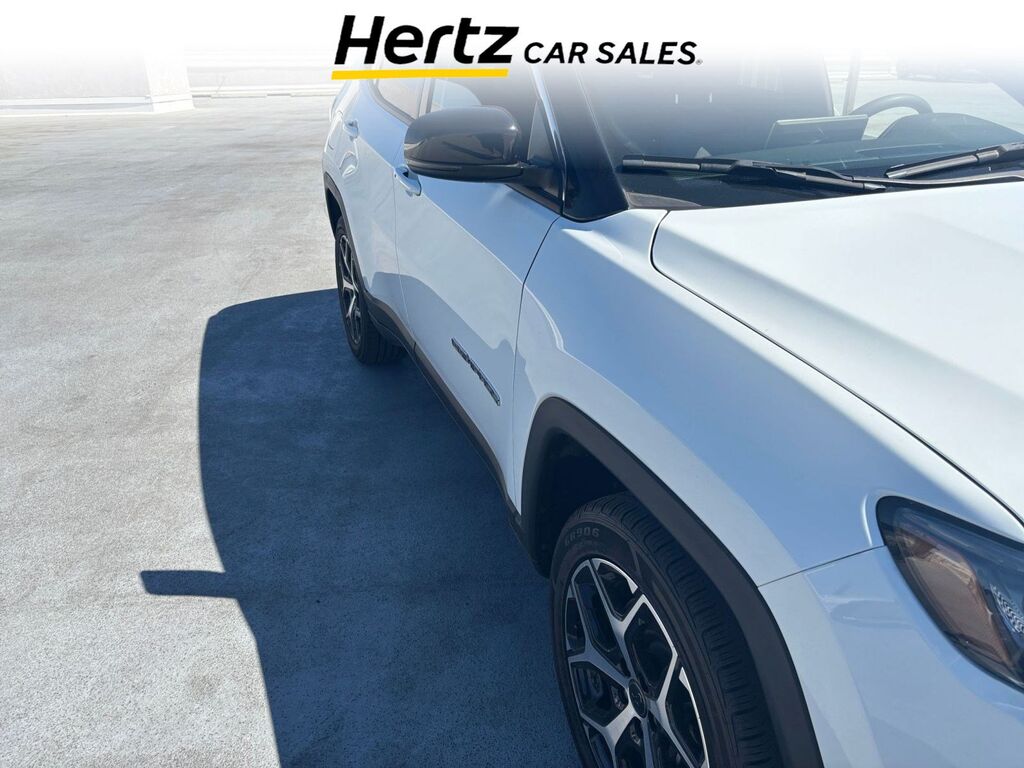 2025 Jeep Compass Limited — photo 1 of 11
