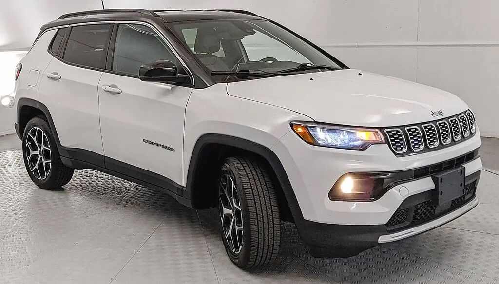 2025 Jeep Compass Limited — photo 1 of 13