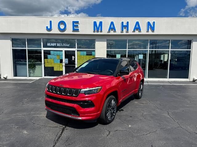2023 Jeep Compass Limited — photo 1 of 13