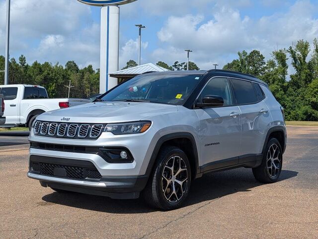 2024 Jeep Compass Limited — photo 1 of 2