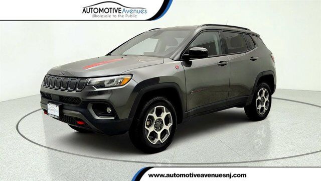 2022 Jeep Compass Trailhawk — photo 1 of 13