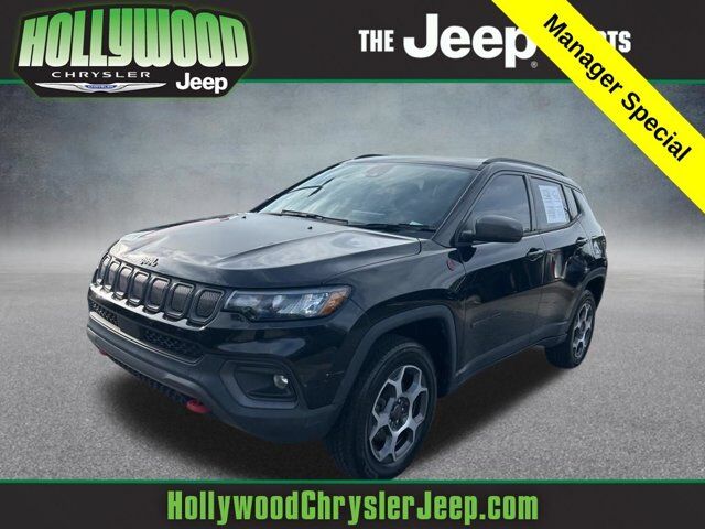 2022 Jeep Compass Trailhawk — photo 1 of 13
