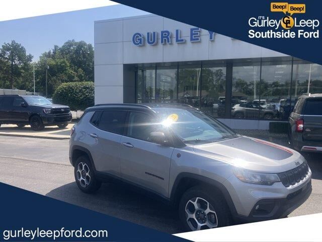 2022 Jeep Compass Trailhawk — photo 1 of 26