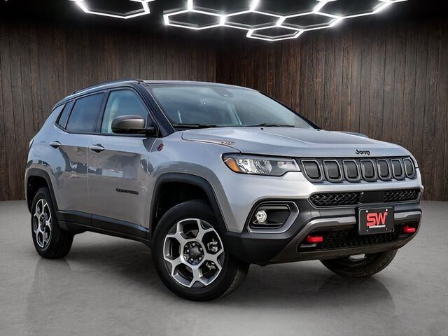 2022 Jeep Compass Trailhawk — photo 1 of 26
