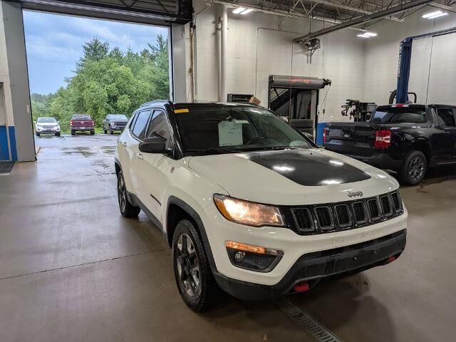 2017 Jeep Compass Trailhawk — photo 1 of 13