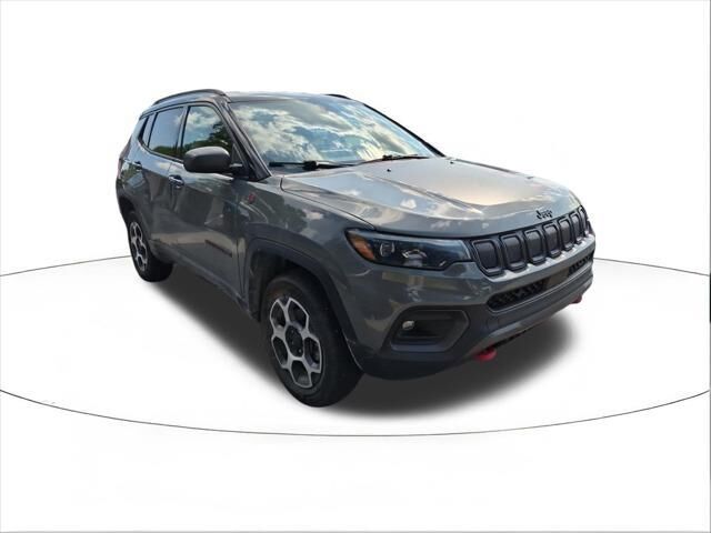 2022 Jeep Compass Trailhawk — photo 1 of 4