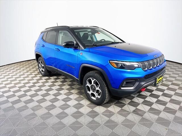 2022 Jeep Compass Trailhawk — photo 1 of 13
