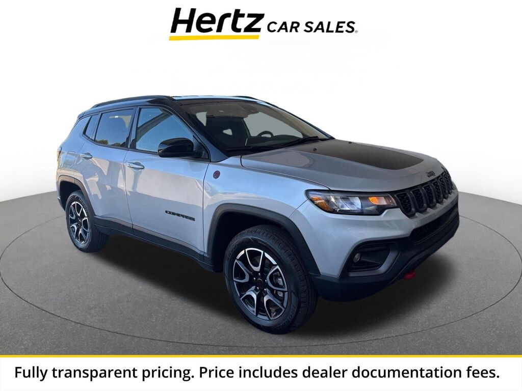 2025 Jeep Compass Trailhawk — photo 1 of 13