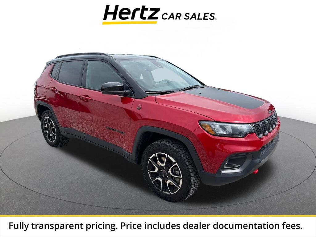 2025 Jeep Compass Trailhawk — photo 1 of 13