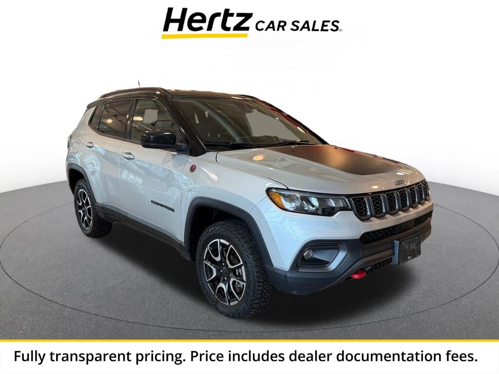 2025 Jeep Compass Trailhawk — photo 1 of 13