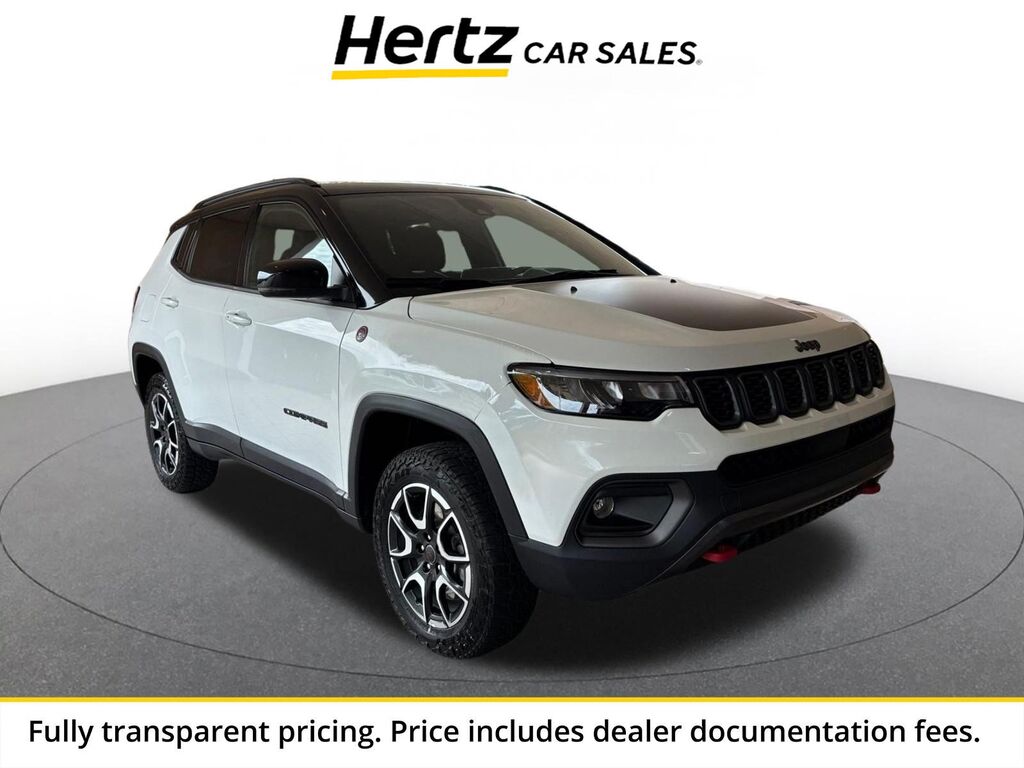 2025 Jeep Compass Trailhawk — photo 1 of 13