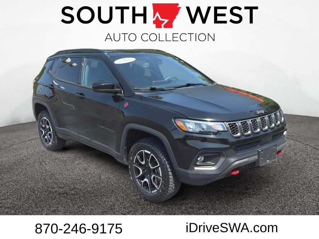 2024 Jeep Compass Trailhawk — photo 1 of 1