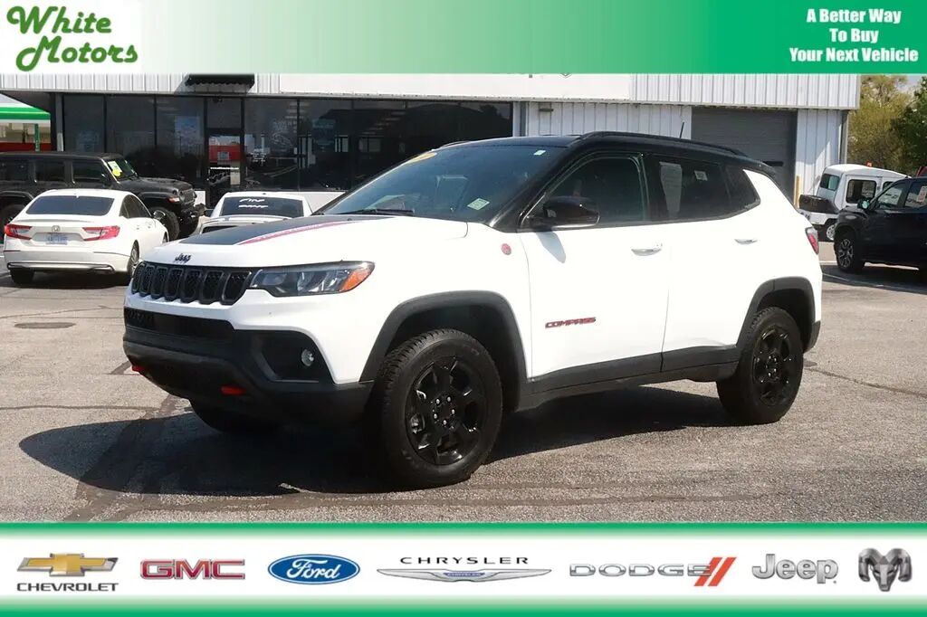 2024 Jeep Compass Trailhawk — photo 1 of 13