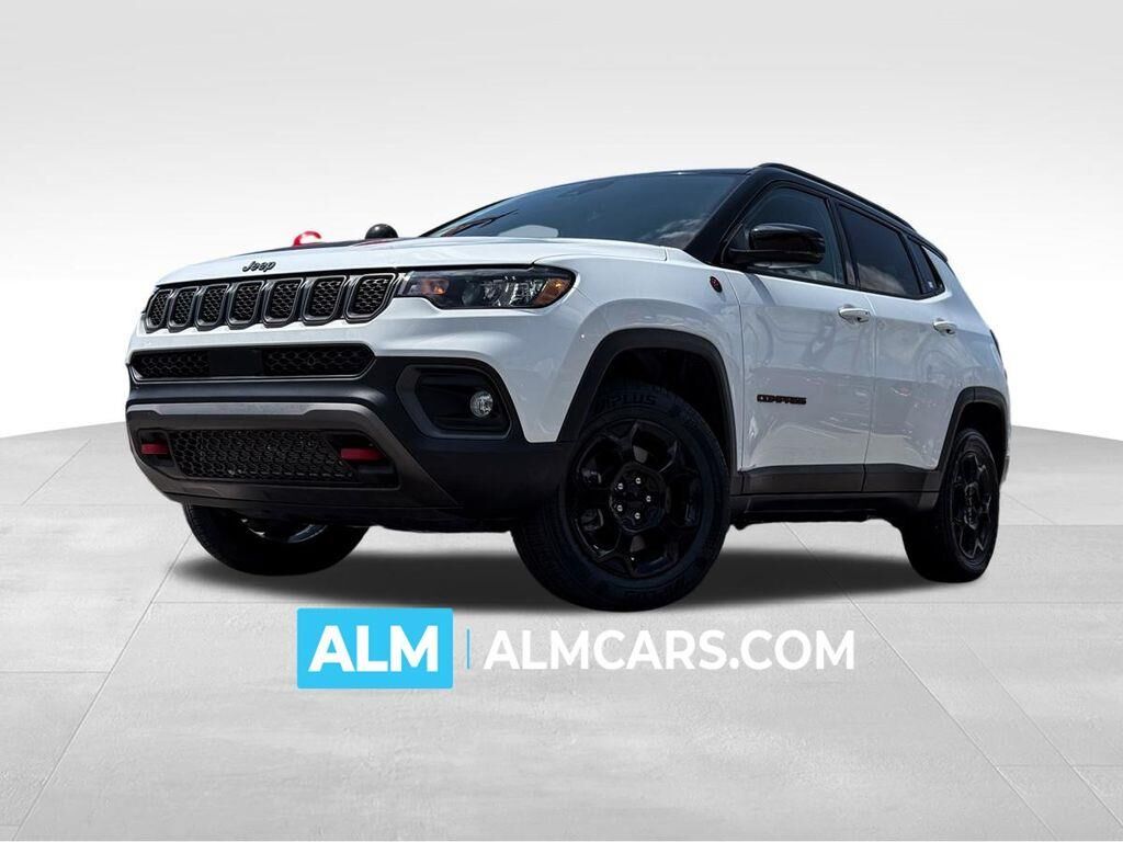 2024 Jeep Compass Trailhawk — photo 1 of 13