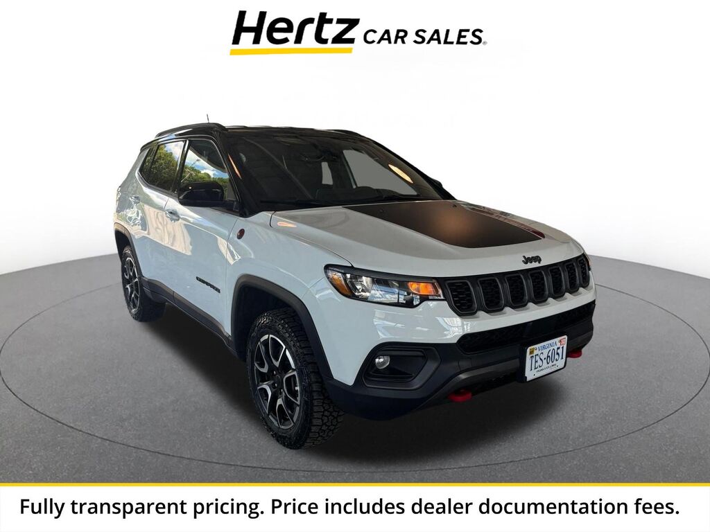 2025 Jeep Compass Trailhawk — photo 1 of 13