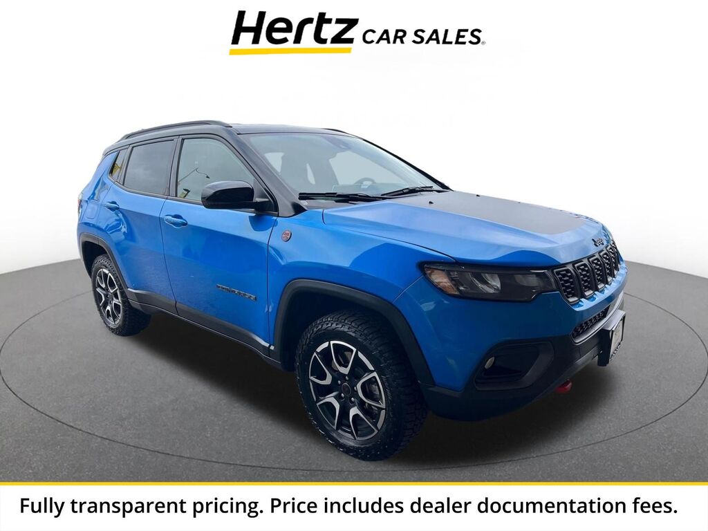 2025 Jeep Compass Trailhawk — photo 1 of 13
