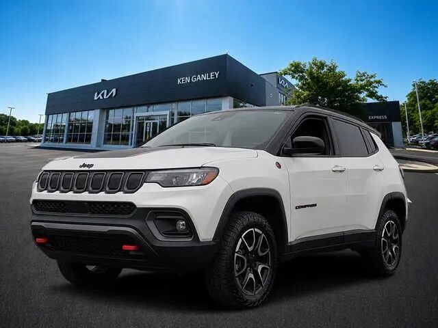 2024 Jeep Compass Trailhawk — photo 1 of 18