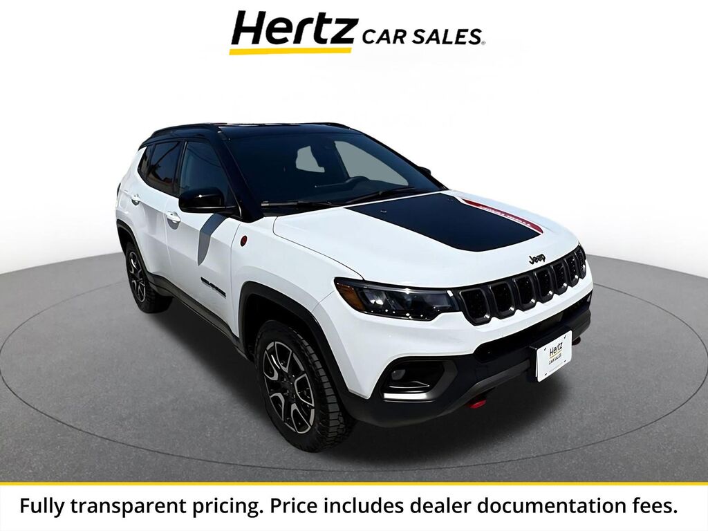 2025 Jeep Compass Trailhawk — photo 1 of 13