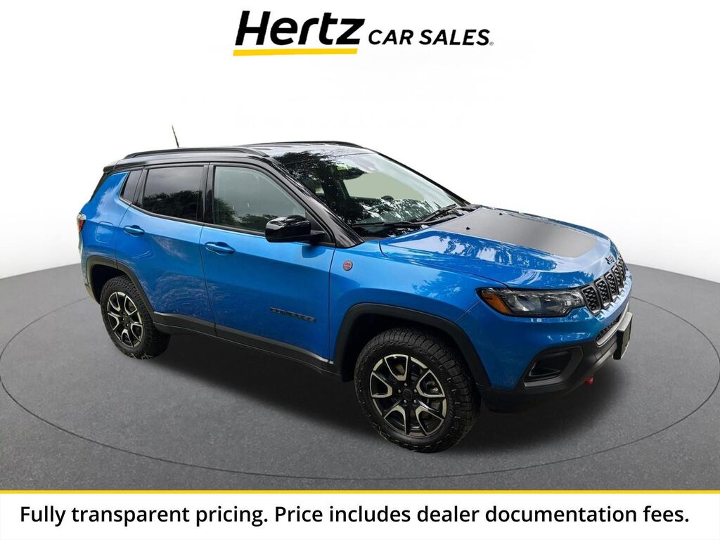 2025 Jeep Compass Trailhawk — photo 1 of 13