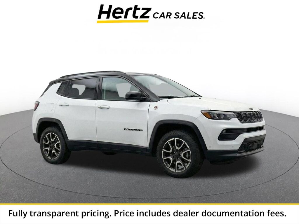 2025 Jeep Compass Trailhawk — photo 1 of 13